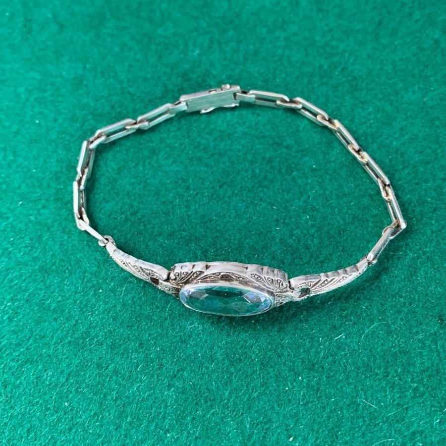 Armband i silver med sten