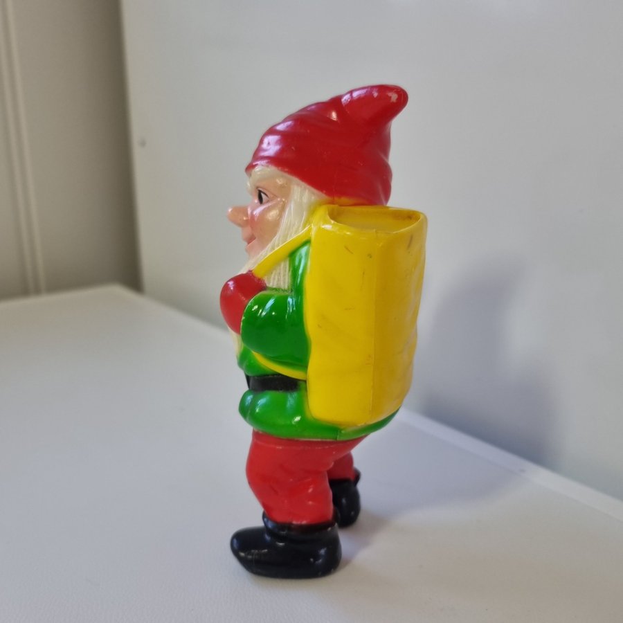 Tomtefigur i plast med säck på axeln - Retro - 14 cm S Samfraktar