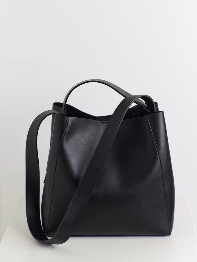 Gina Tricot pu large bag-svart-Slutsåld!