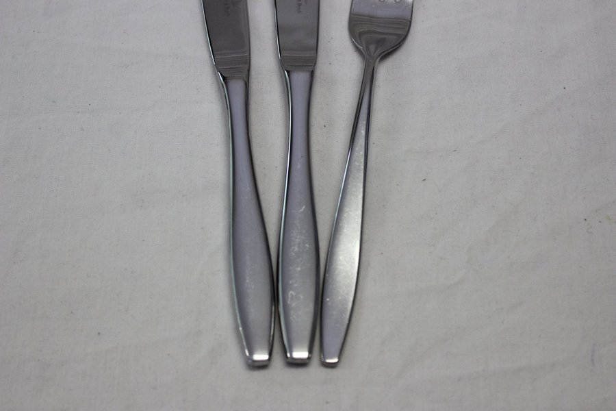 2 Matkniv Kniv 227 cm o Matgaffel Gaffel 205 cm Villeroy  Boch VB i Rostfri