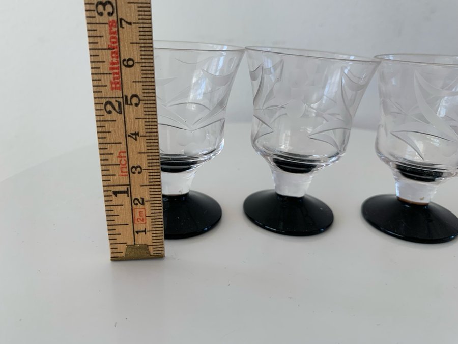 4 st likör glas med svart fot