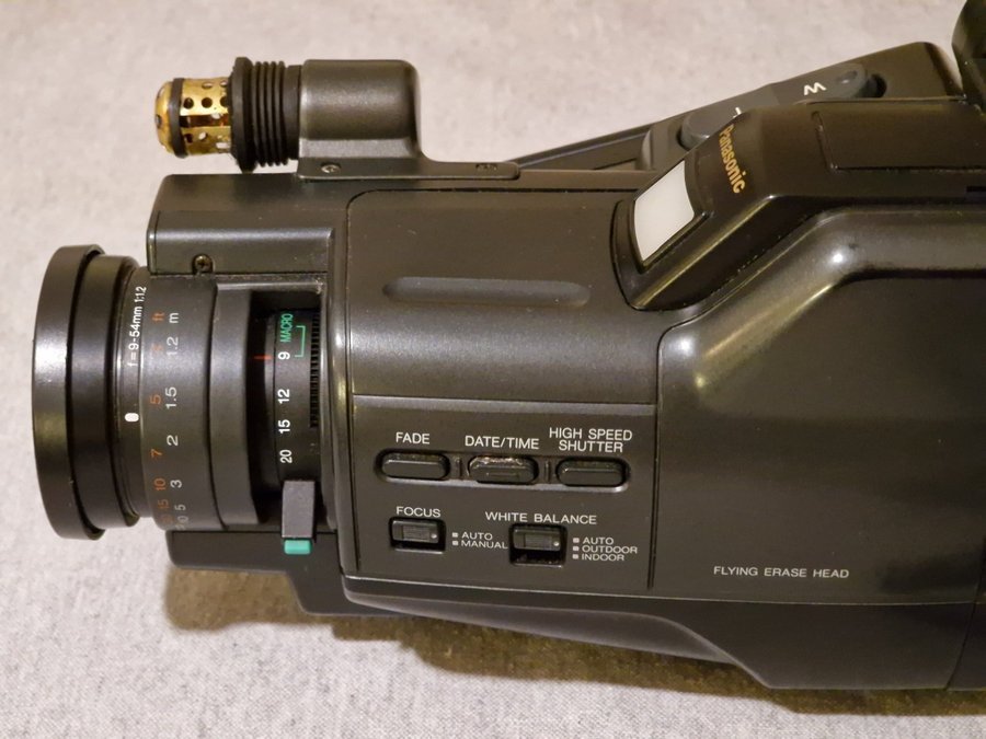 Panasonic NV-MC20 VHS-C Videokamera