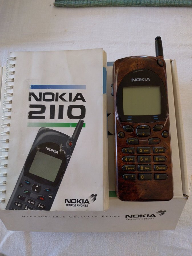 Gamla Nokia telefoner.