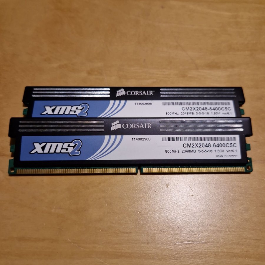 2x Corsair 2GB DDR2 800MHz