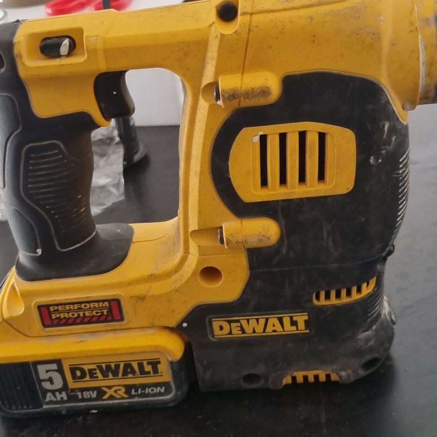 DeWalt XR 18V 5Ah SDS-Plus Slagborrmaskin