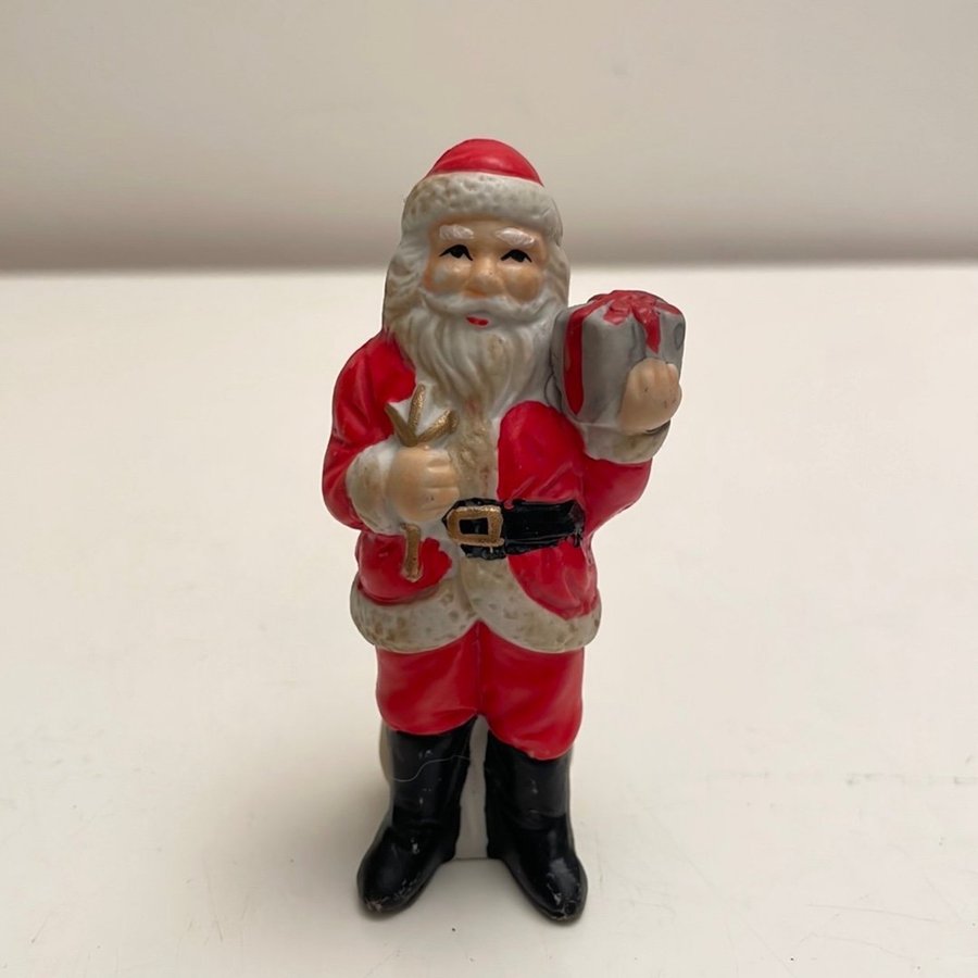 Vintage Jultomte Figur Tomte Håller en Present och en Käpp i Handen