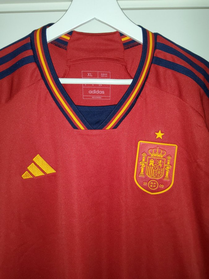 SPANIEN röd fotbollströja Adidas storlek L/XL