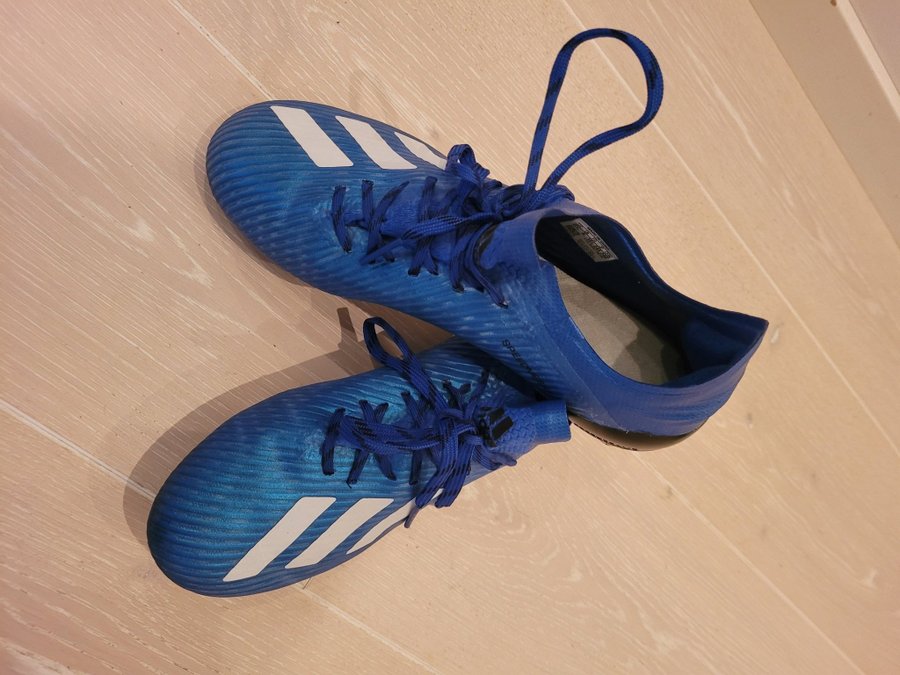 Fotbollsskor Adidas X Speedmesh, storlek 39,5.