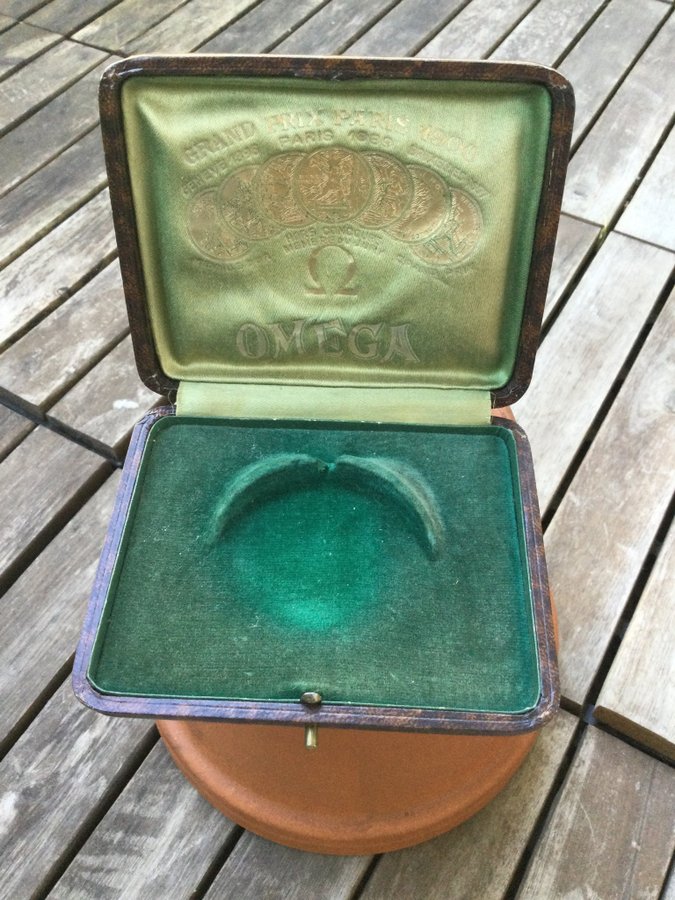 Omega Pocketwatch box vintage rare 1800s från nedlagd verkstad butik dödsbo Fynd