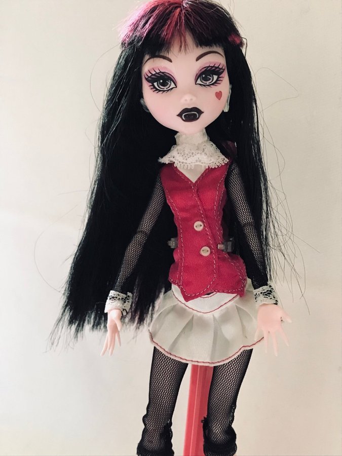 Monster High Draculaura docka