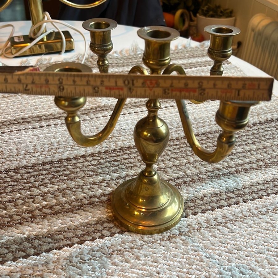 Femarmad kandelaber - ljusstake - vintage retro- mässing