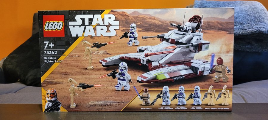 LEGO Star Wars "75342 - Republic Fighter Tank™" (NY  OÖPPNAD)