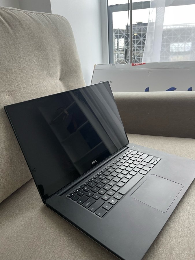 Dell XPS 9550 i7, 15.6 tum 32GB RAM ,500GB SSD 4K touch skärm