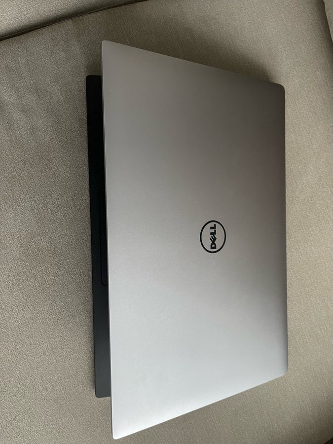 Dell XPS 9550 i7, 15.6 tum 32GB RAM ,500GB SSD 4K touch skärm