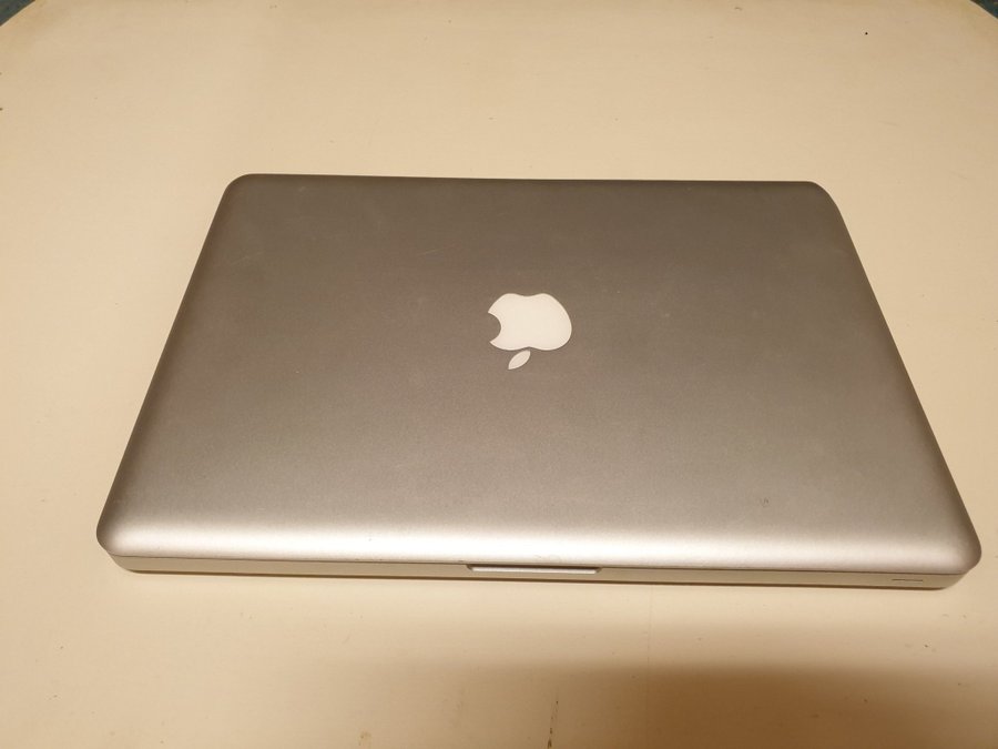 MacBook Pro 13” tidigt 2011 4GB RAM 320 SSD