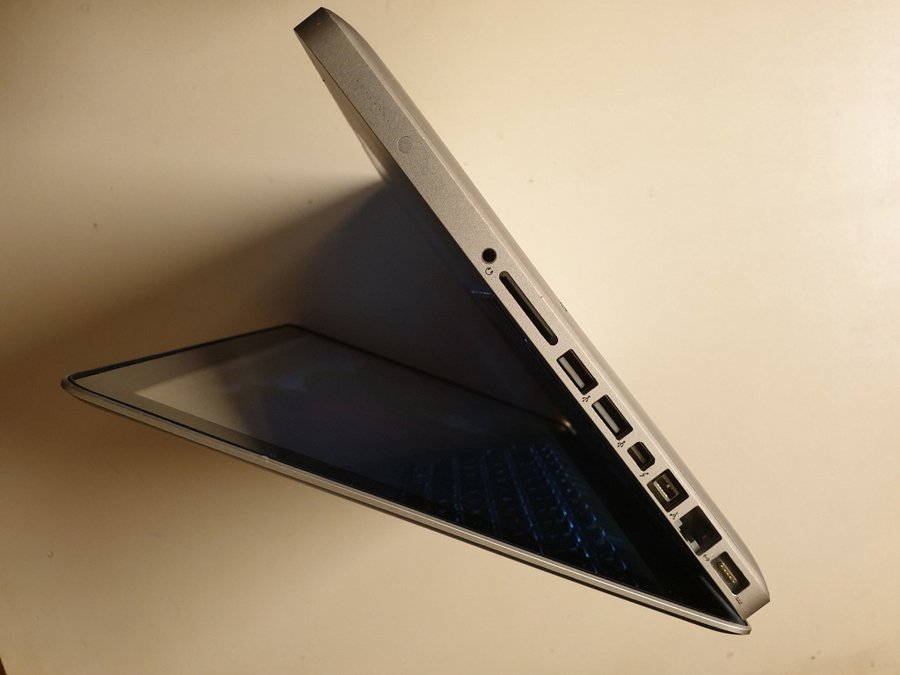 MacBook Pro 13” tidigt 2011 4GB RAM 320 SSD