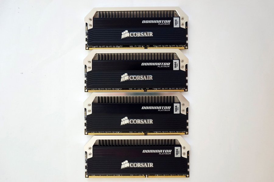 16GB (4x4GB) DDR3-1866 MHz Corsair Dominator Platinum CMD16GX3M4A1866C9 1866MHz