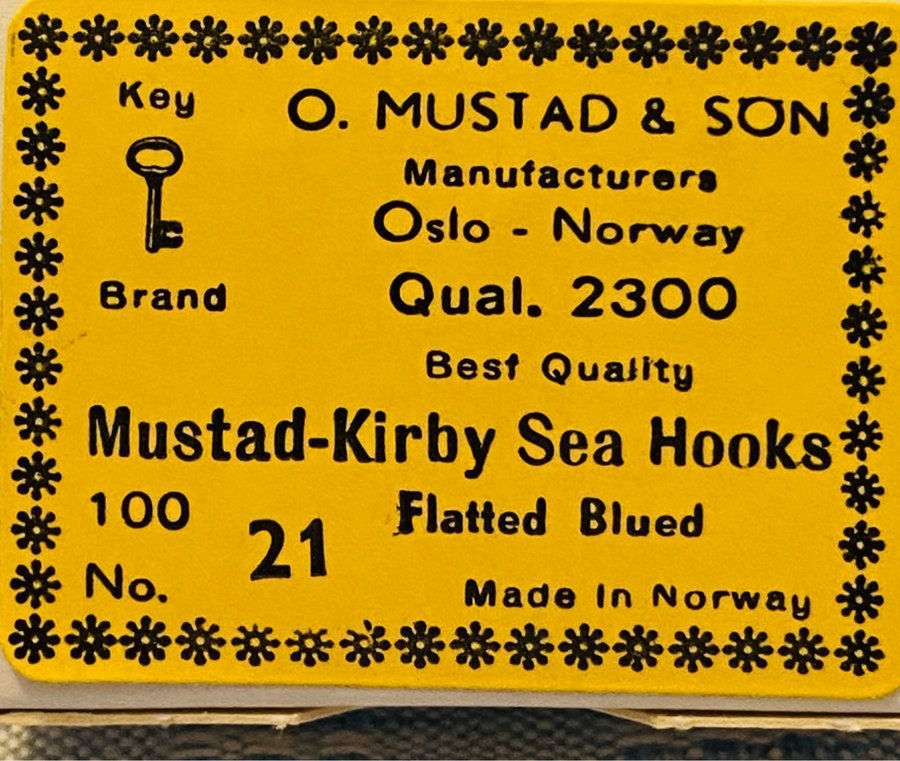 MUSTAD nr21 Qual 2300 Fina vridna vassa småkrokar 100st i sin original ask!