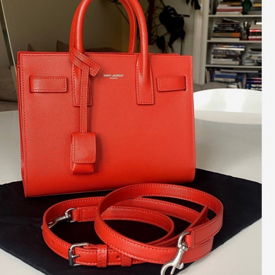 Saint Laurent. SAC DE JOUR väska. Röd orange.