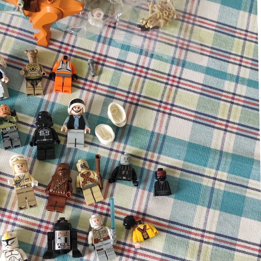 Lego Star Wars Blandade figurer plus farkost