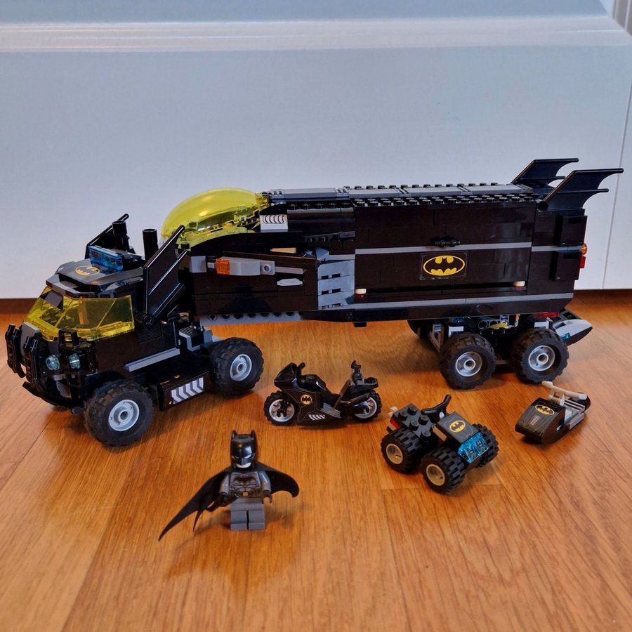 Lego Batman Mobile Bat Base 76160, ej komplett