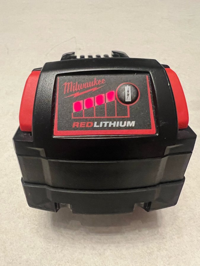 Milwaukee M18 5.0Ah Batteri Nytt!