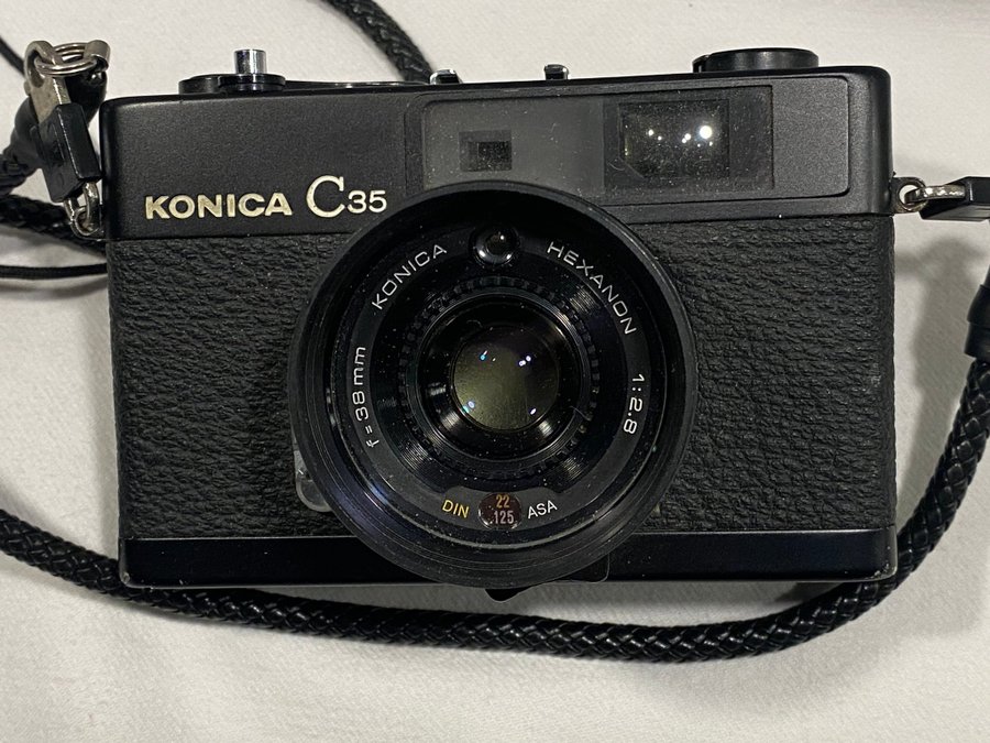 Konica C35 kamera