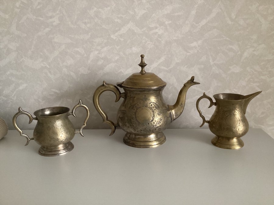 Kaffeservis 3 delar nysilver 1900-andra hälft från Indien