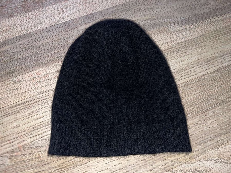 COURREGES PARIS 100% KASHMIR ULL STICKAD MÖSSA BEANIE CASHMERE