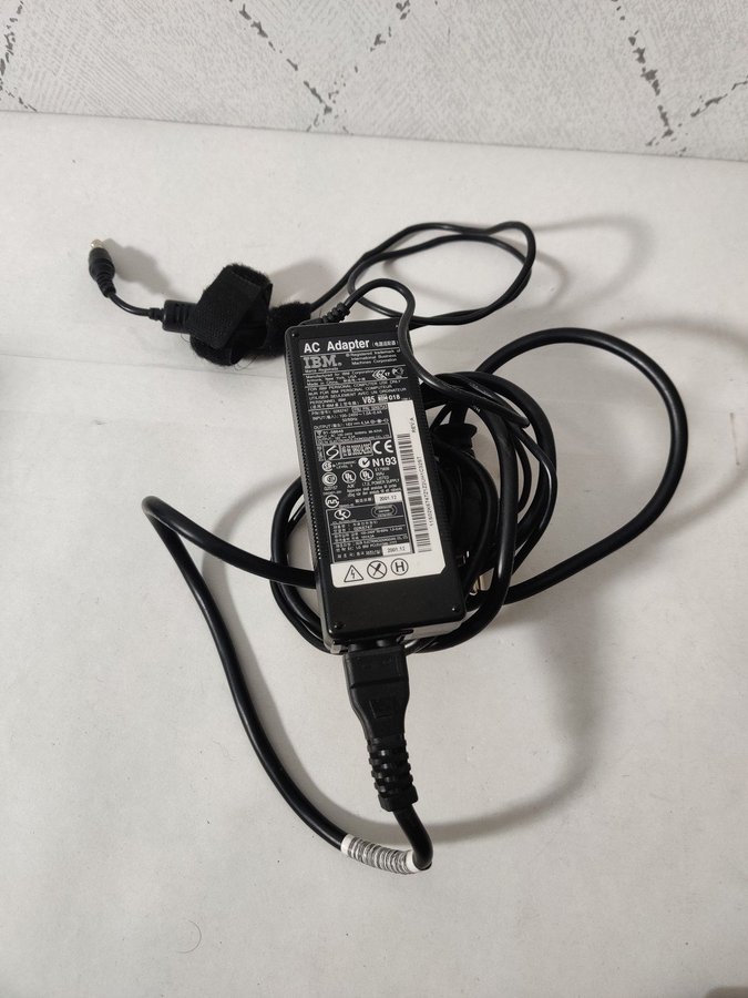 IBM 02K6747 / 02K6754 ThinkPad Laptop AC Power Adapter Original