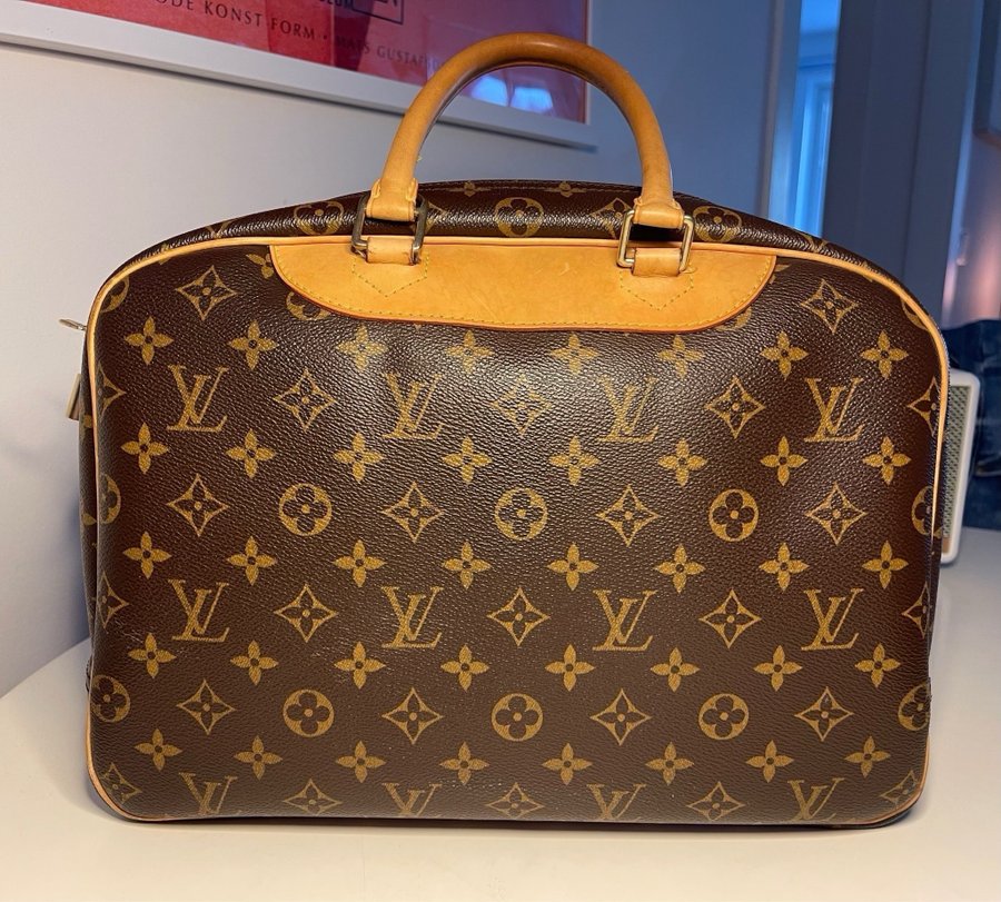 Louis Vuitton Deauville top handle bag