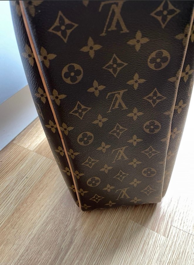 Louis Vuitton Deauville top handle bag