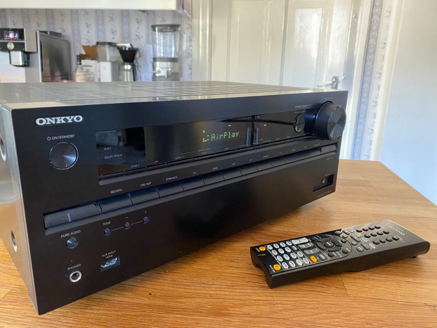 Onkyo TX-NR646 Ultra HD 4K med Atmos  Dts:X