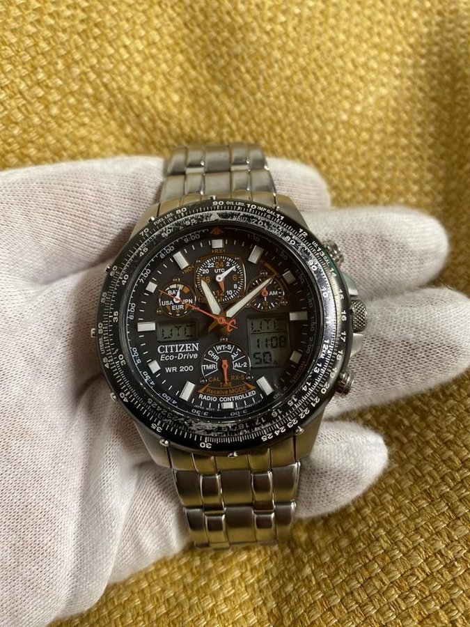 Citizen Eco-Drive promaster Radio Controlled wr 200 Chronograph