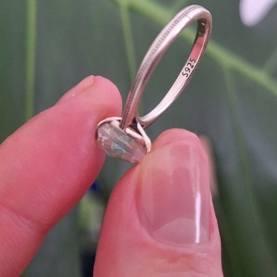 Irridescent heart shaped ring 925 Silver