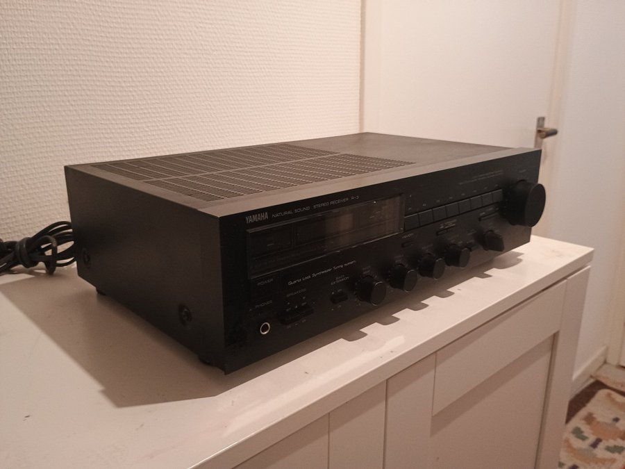 Yamaha R-3 Stereo Receiver