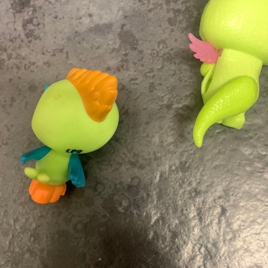 2 st Littlest Pet Shop figurer