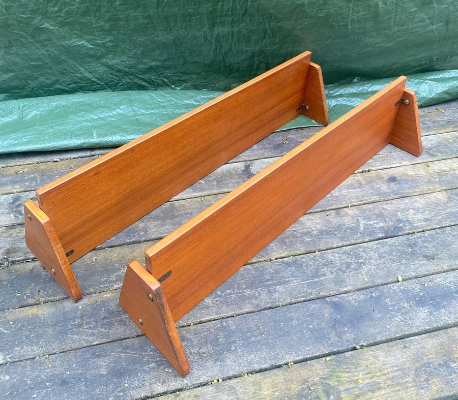 2 st Hyllor i teak 60-tal Retro