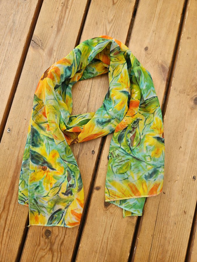 Lena A. Linderholm sjal gul orange grön accessoar blommor blommig scarf halsduk