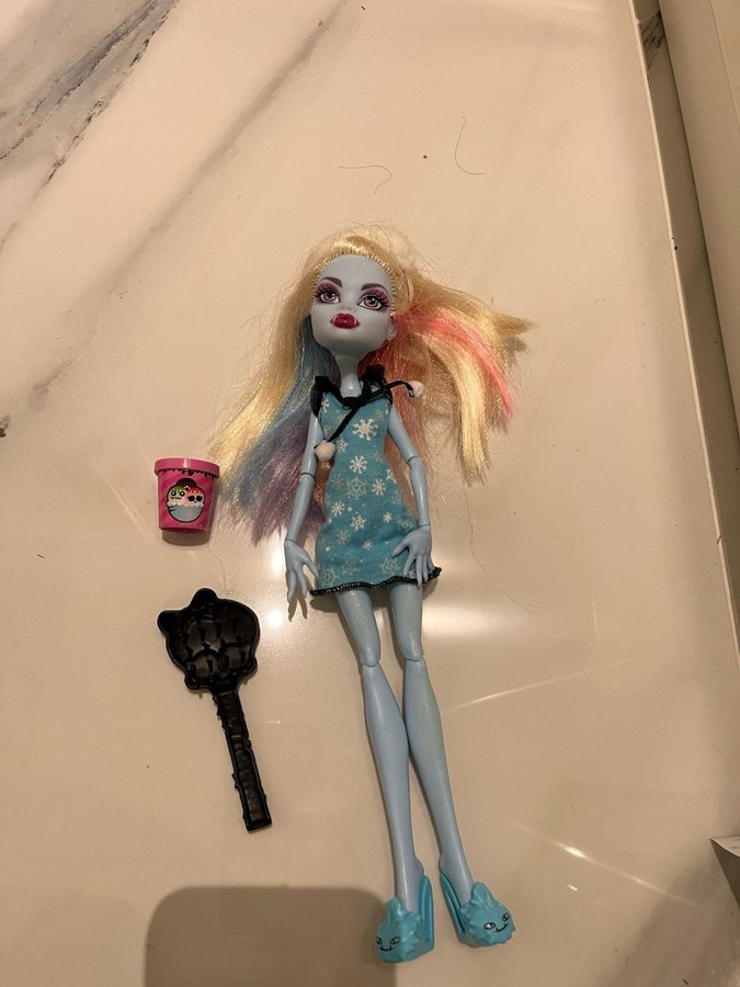 Monster High Frankie Stein docka med tillbehör