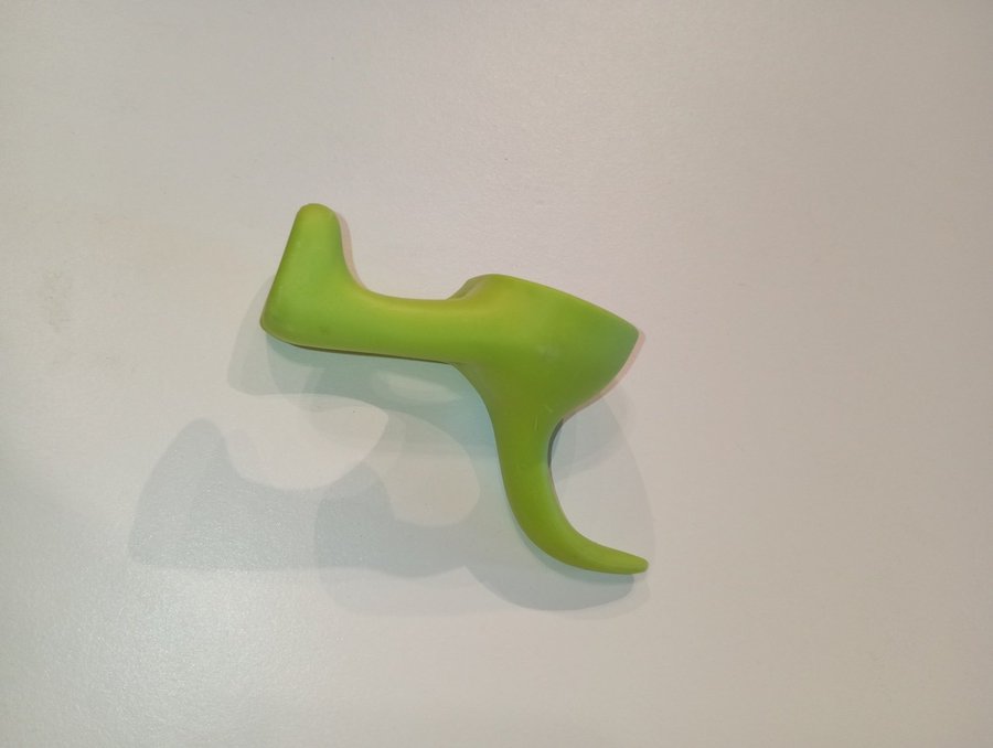 Hook Dog Bästis Ikea Vägg Krok design Monica Mulder grön färg