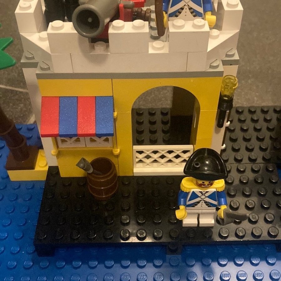 Lego 6267 lagoon lock-up pirates 1991