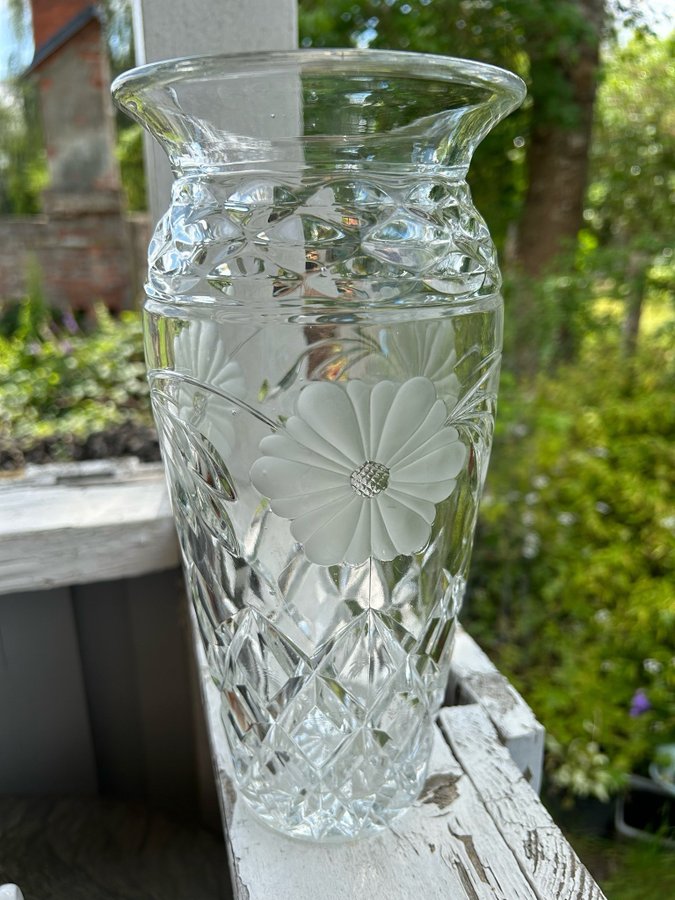 Glimma glas- ” Vildros”- pressglas- vas- Glimåkra glasbruk- vintage glas