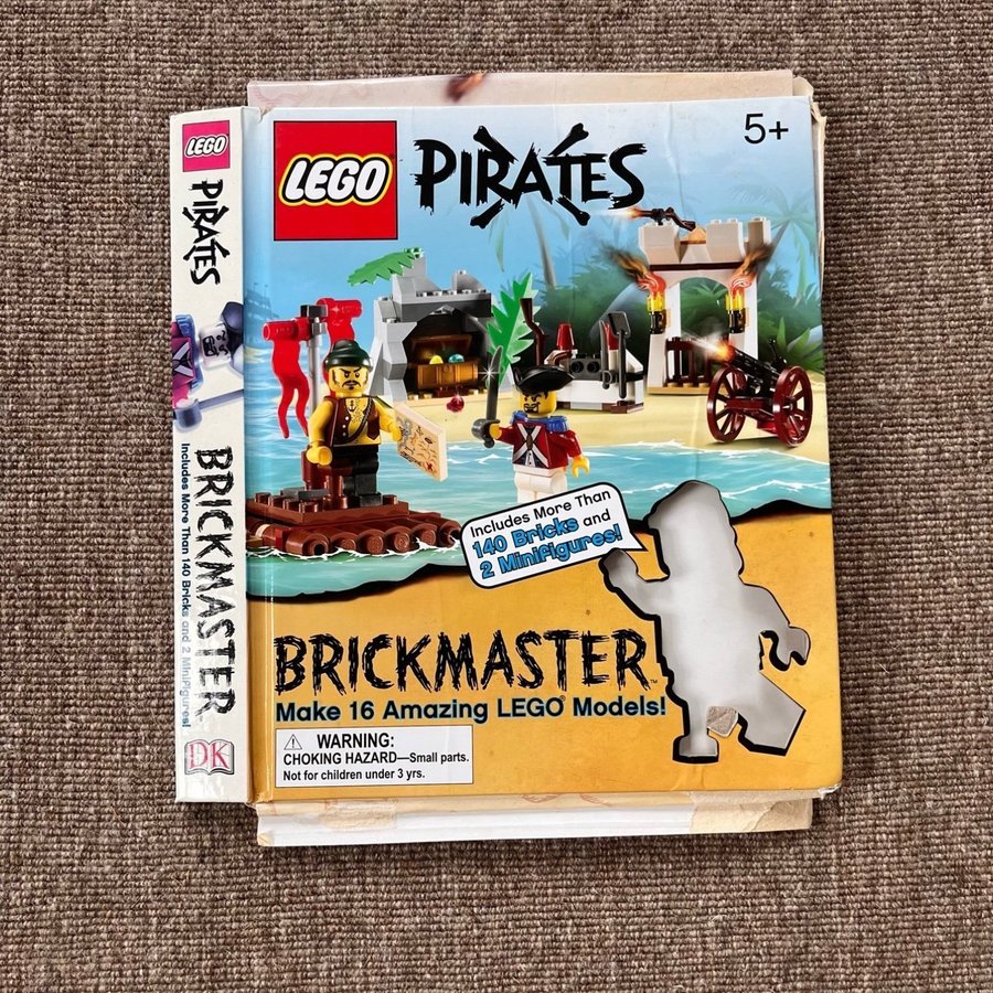 LEGO Pirates Brickmaster Bok