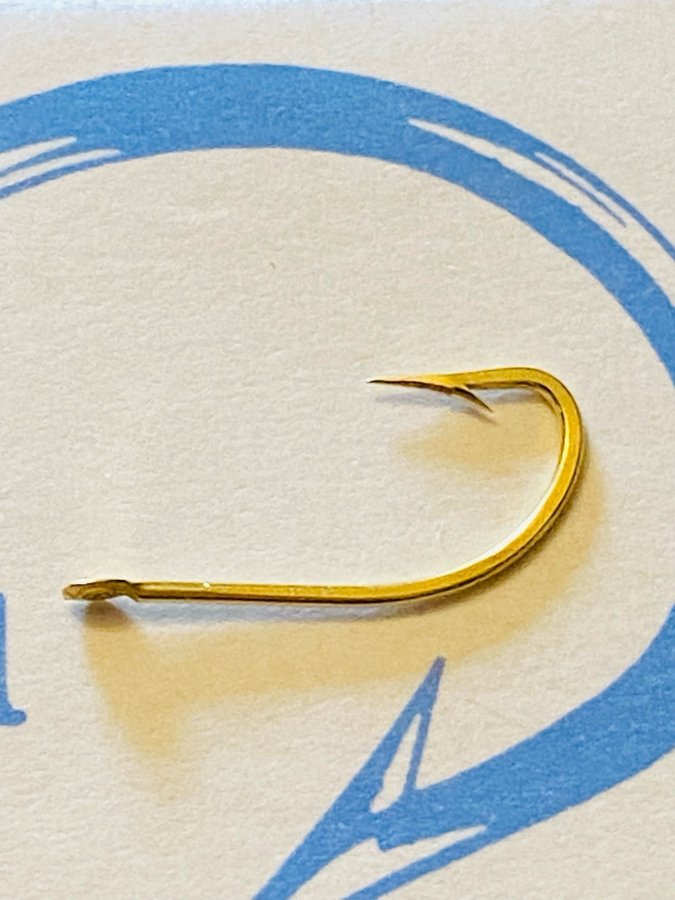 MUSTAD nr7. Qual 31380. Guldplaterade kvalitetskrokar! 100st i sin original ask!