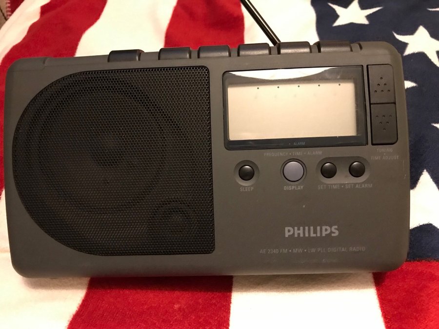 Philips AE 2340 FM MW LW PLL Digital Radio