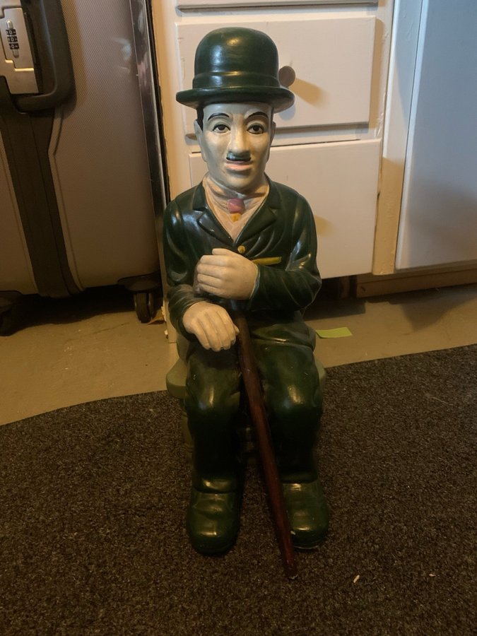 Charlie Chaplin Staty väldigt fin