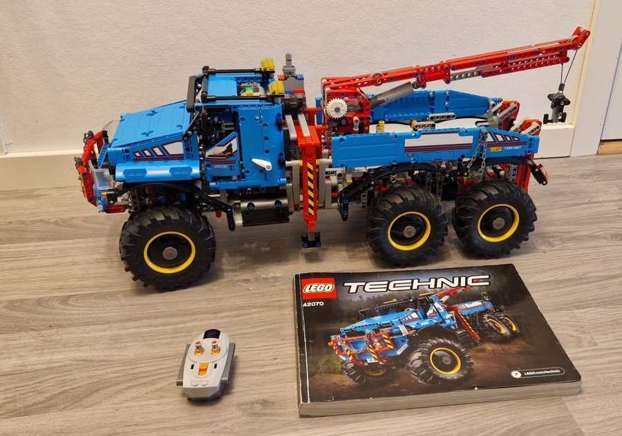 Lego technic 42070 6x6 All Terrain Tow Truck