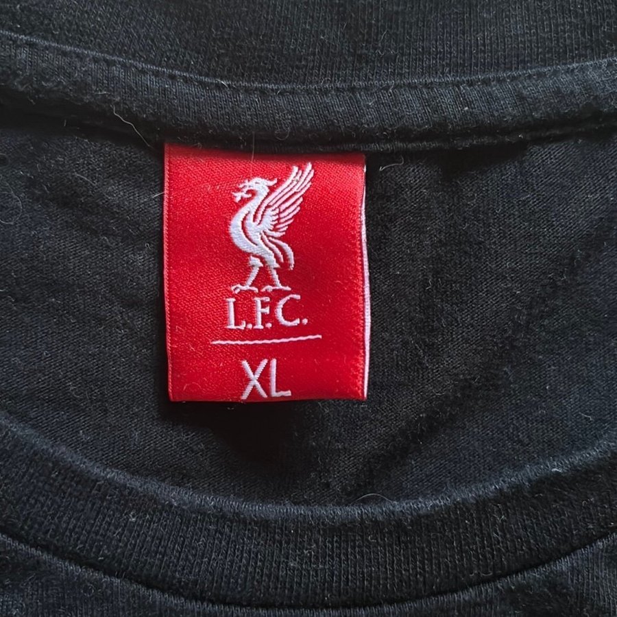 Liverpool FC svart t-shirt