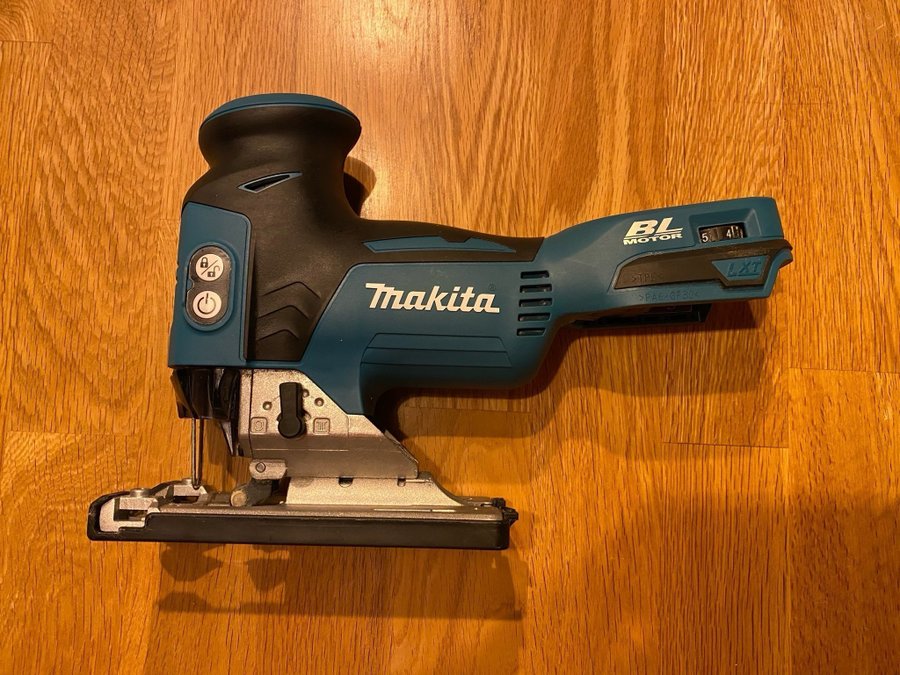 Makita DJV181